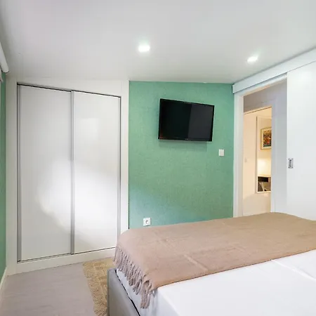 Whome Center Comfort & Stylishly Furnished *