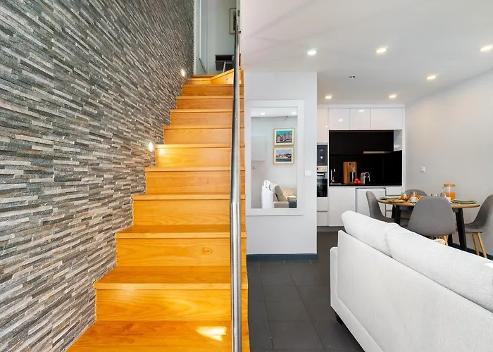 Whome Center Comfort & Stylishly Furnished *